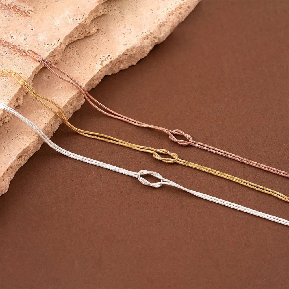 Delicate Knot Gold Bracelet Margot