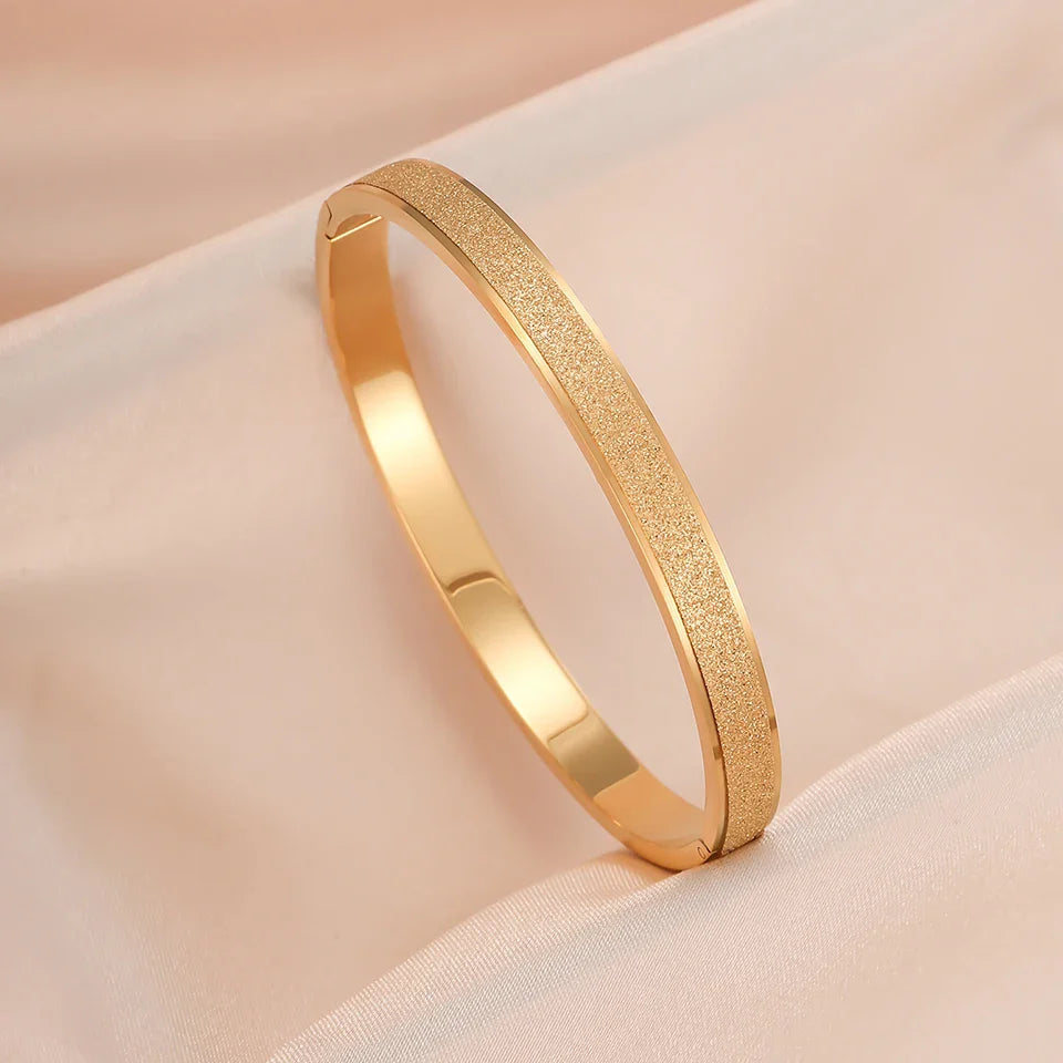 Minimalist Gold Bangle Bracelet Margot