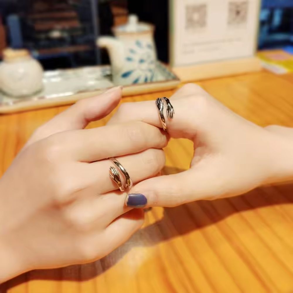 Adjustable Gold Hug Ring Margot