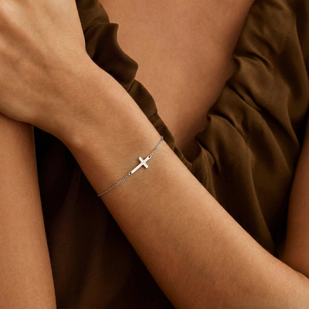 Classic Gold Bracelet with Cross Motif Margot