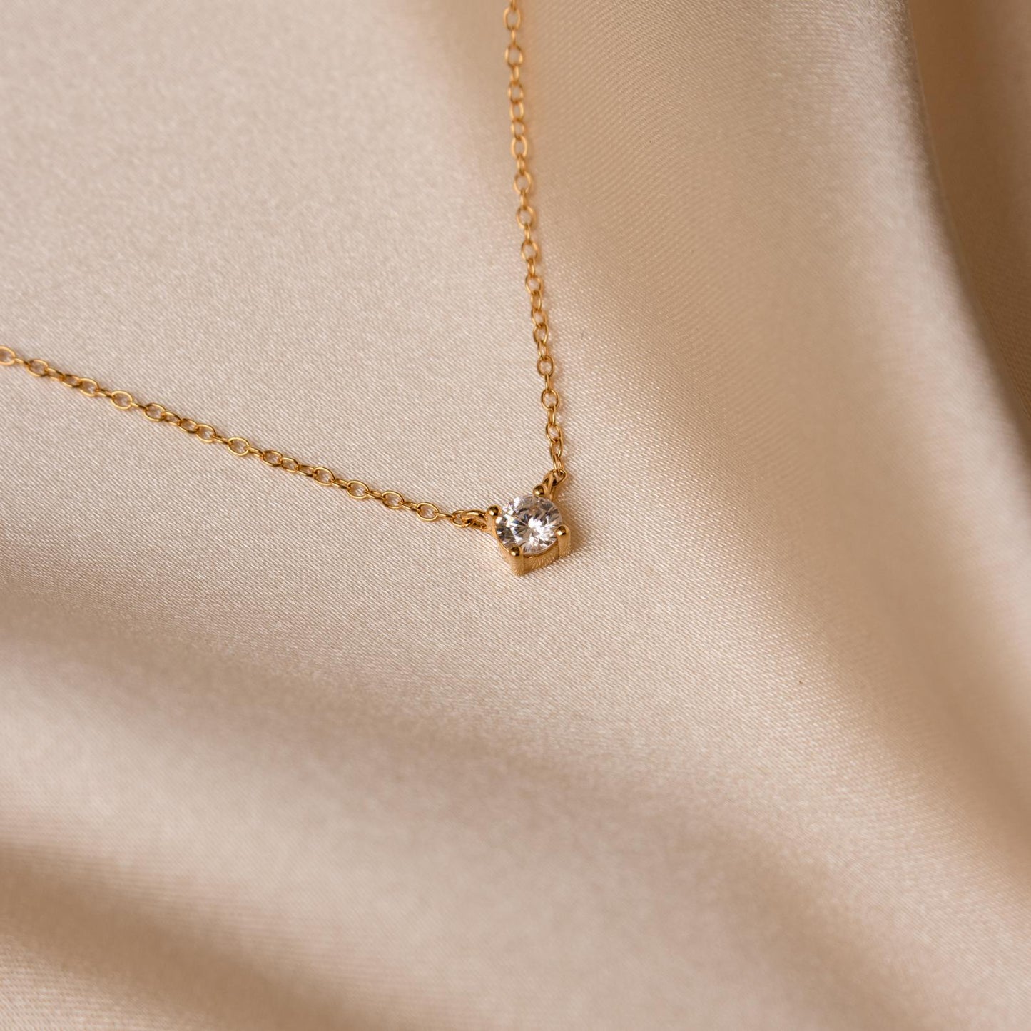 Dainty Diamond Necklace Margot