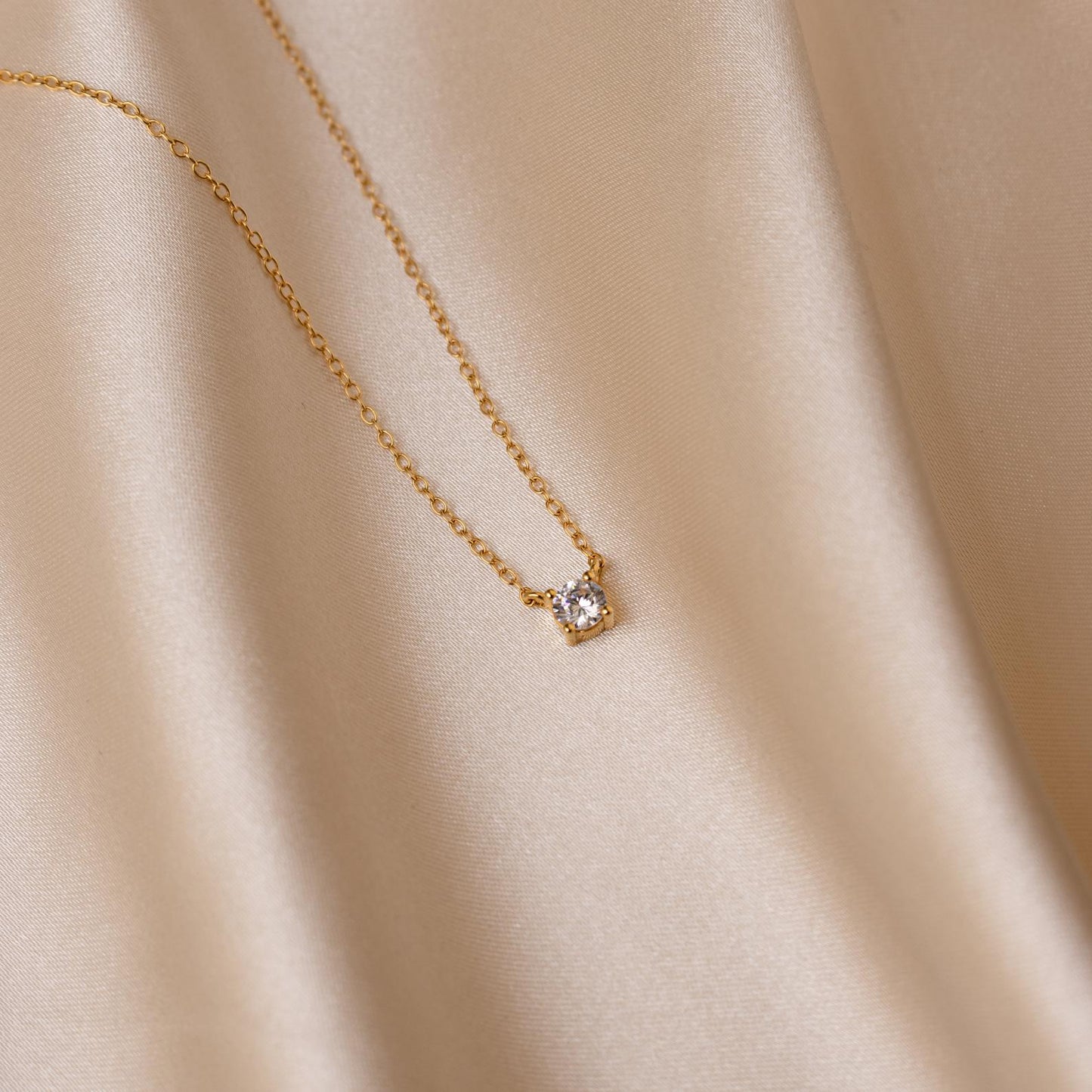 Dainty Diamond Necklace Margot