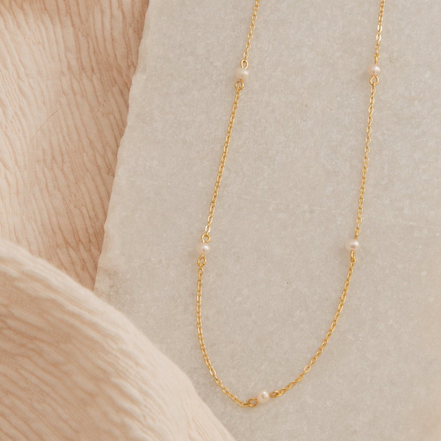 Dainty Pearl Necklace Margot