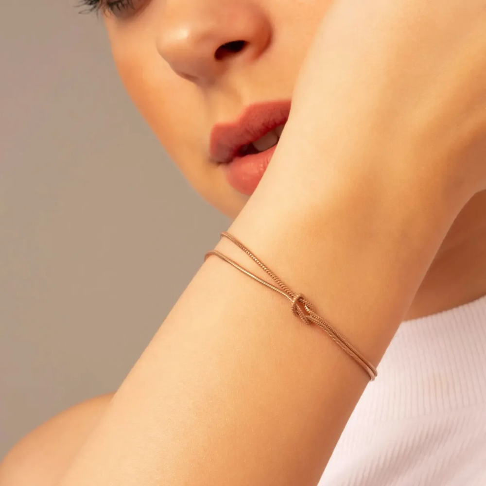 Delicate Knot Gold Bracelet Margot