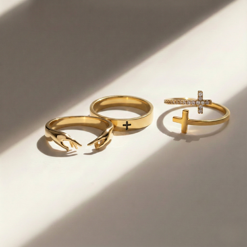 Divine Connection Gold Ring Margot
