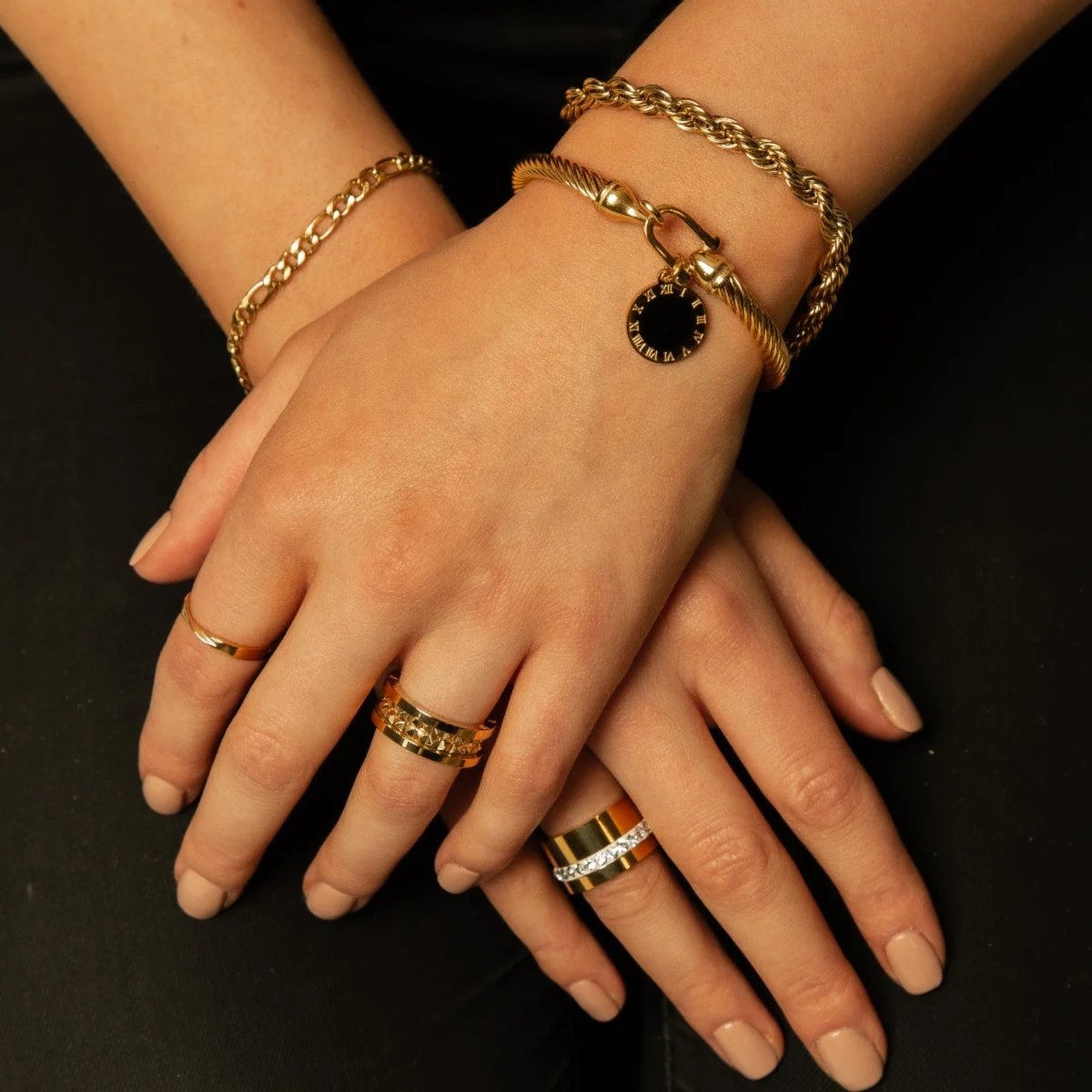 Gold Onyx Pendant Bracelet Margot
