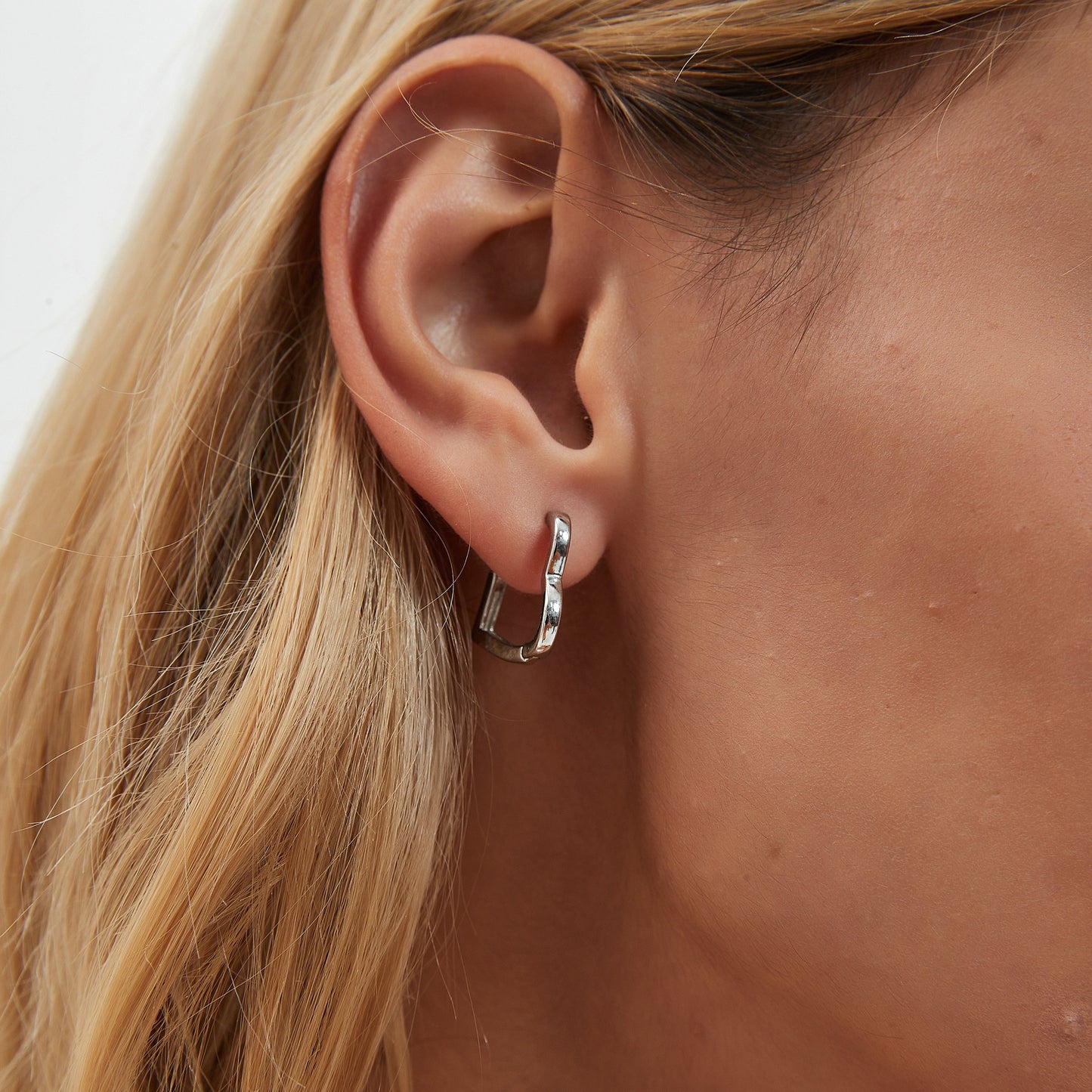 Heart-Shaped Gold Hoop Earrings Margot