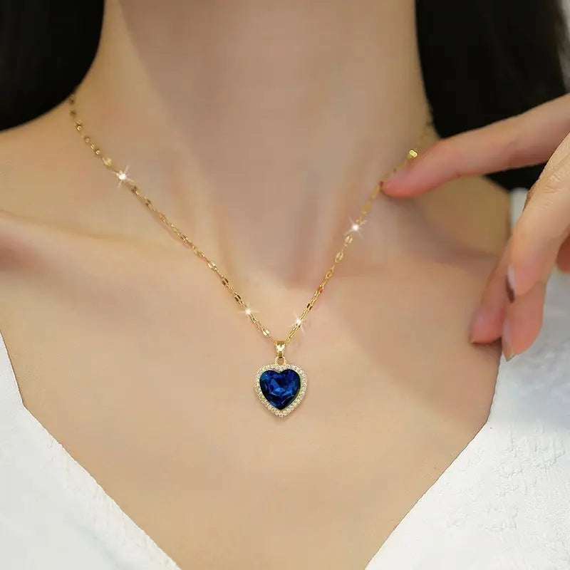 Heart Halo Gold Necklace Margot