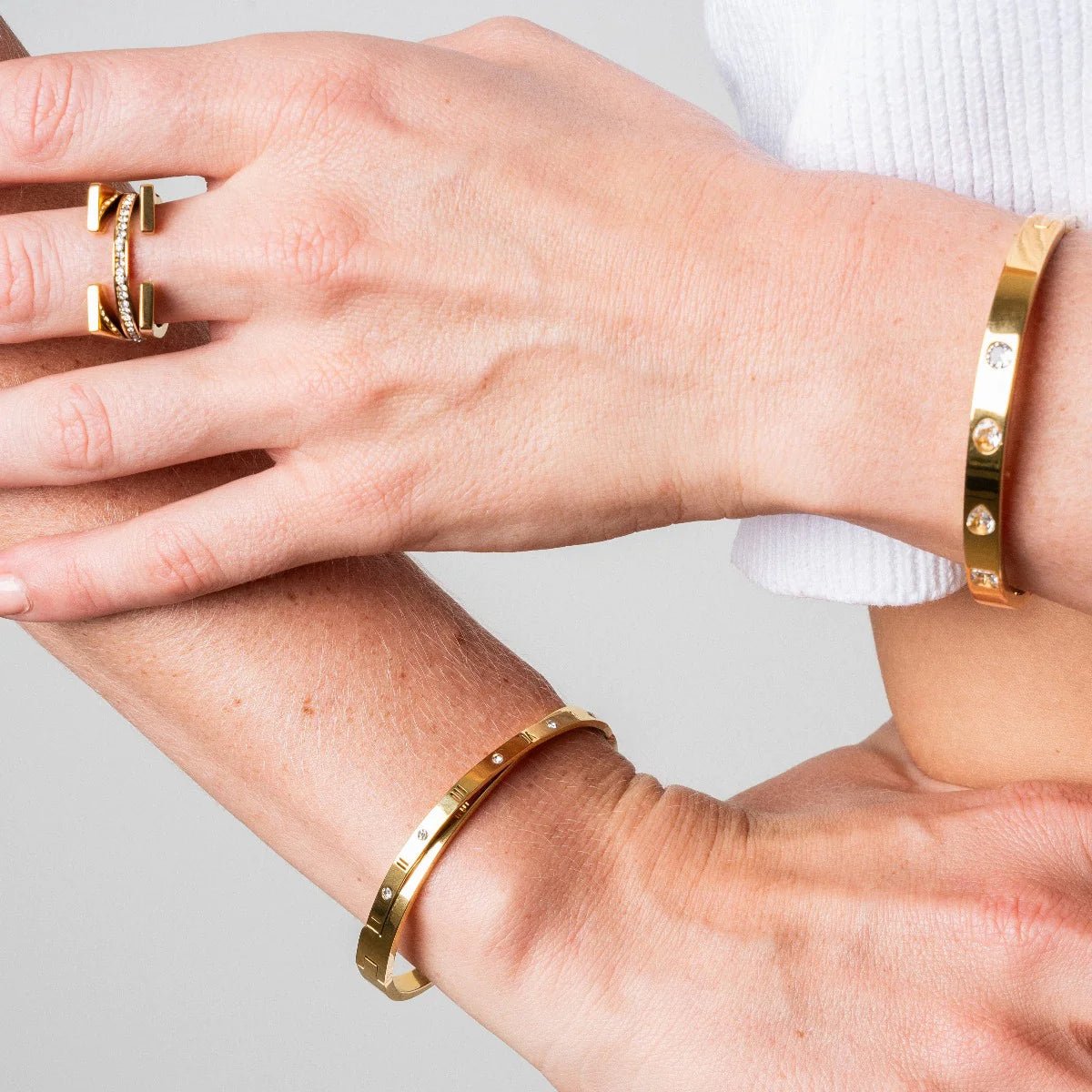 Intertwined Gold Roman Numeral Bracelet Margot
