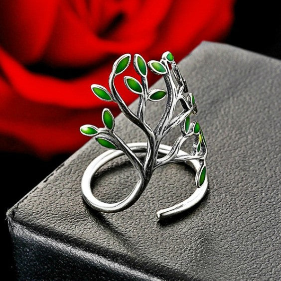 Leaf Design Silver Ring Margot