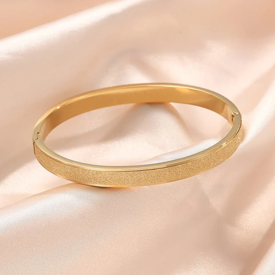 Minimalist Gold Bangle Bracelet Margot
