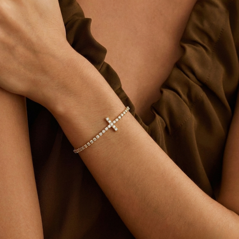 Minimalist Gold Cross Bracelet Margot