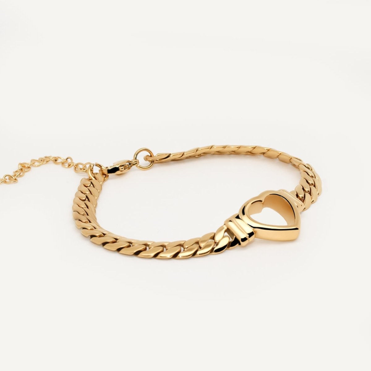 Minimalist Heart Bracelet Margot