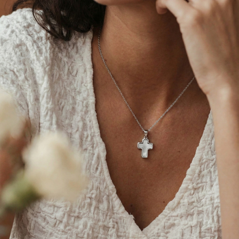 Pearly Gold Cross Necklace Margot