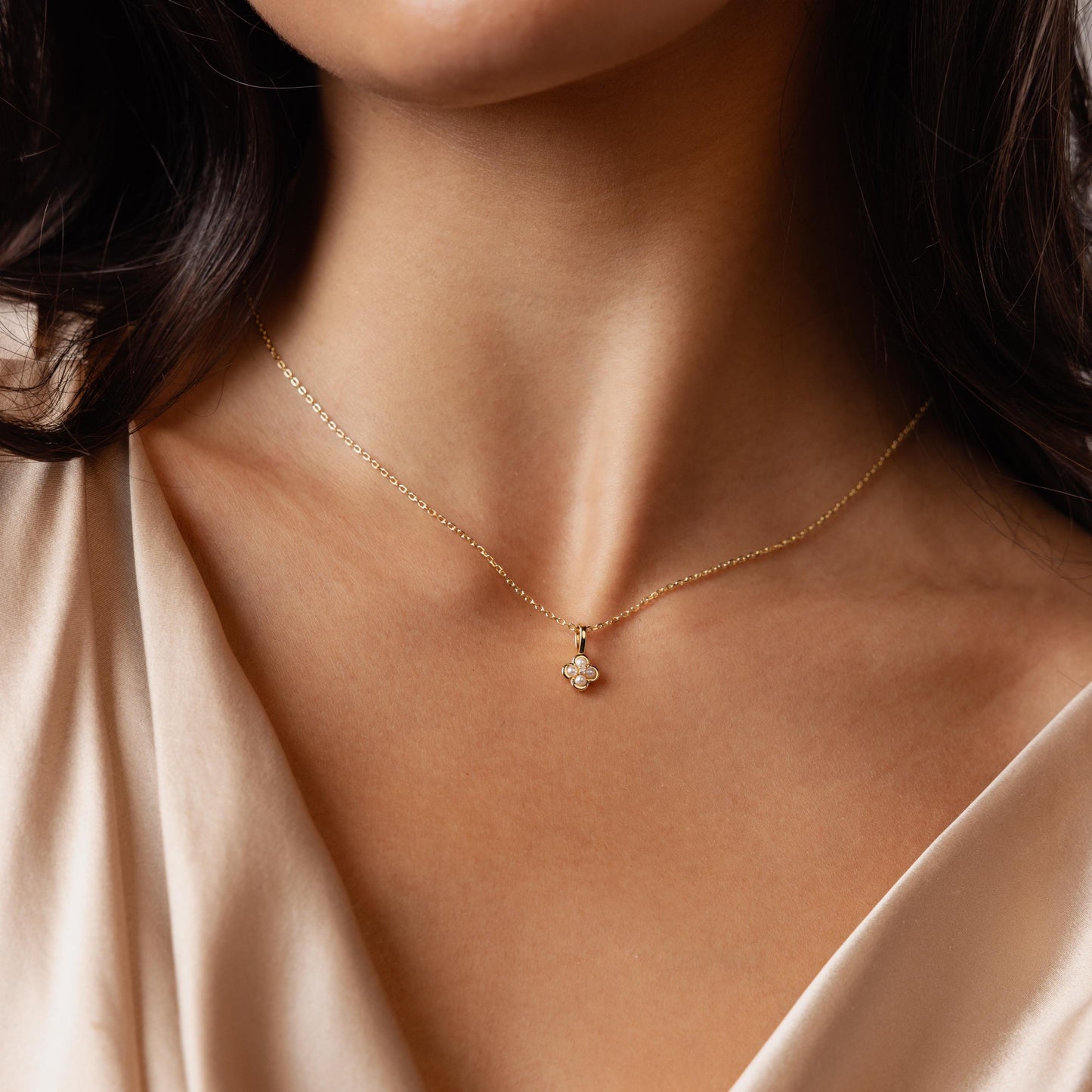 Rounded Pearl Flower Necklace Margot