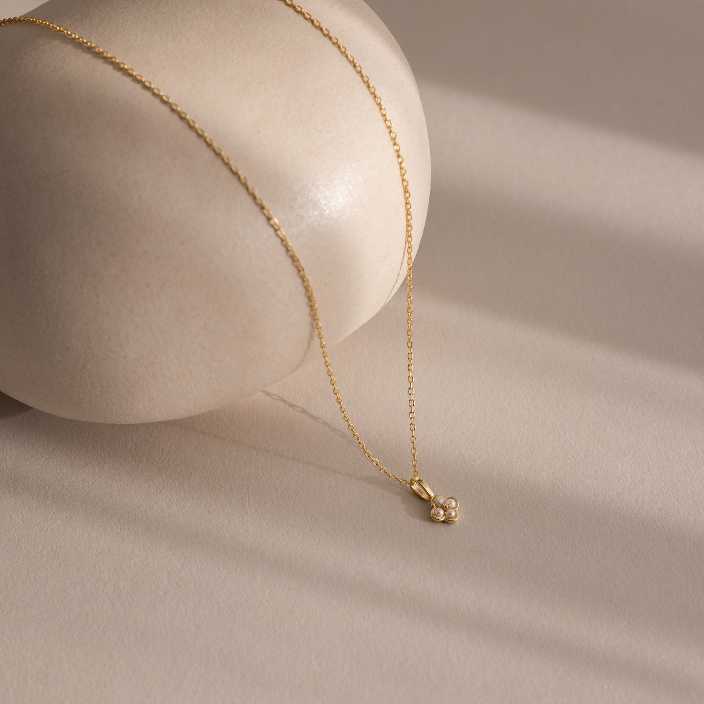 Rounded Pearl Flower Necklace Margot