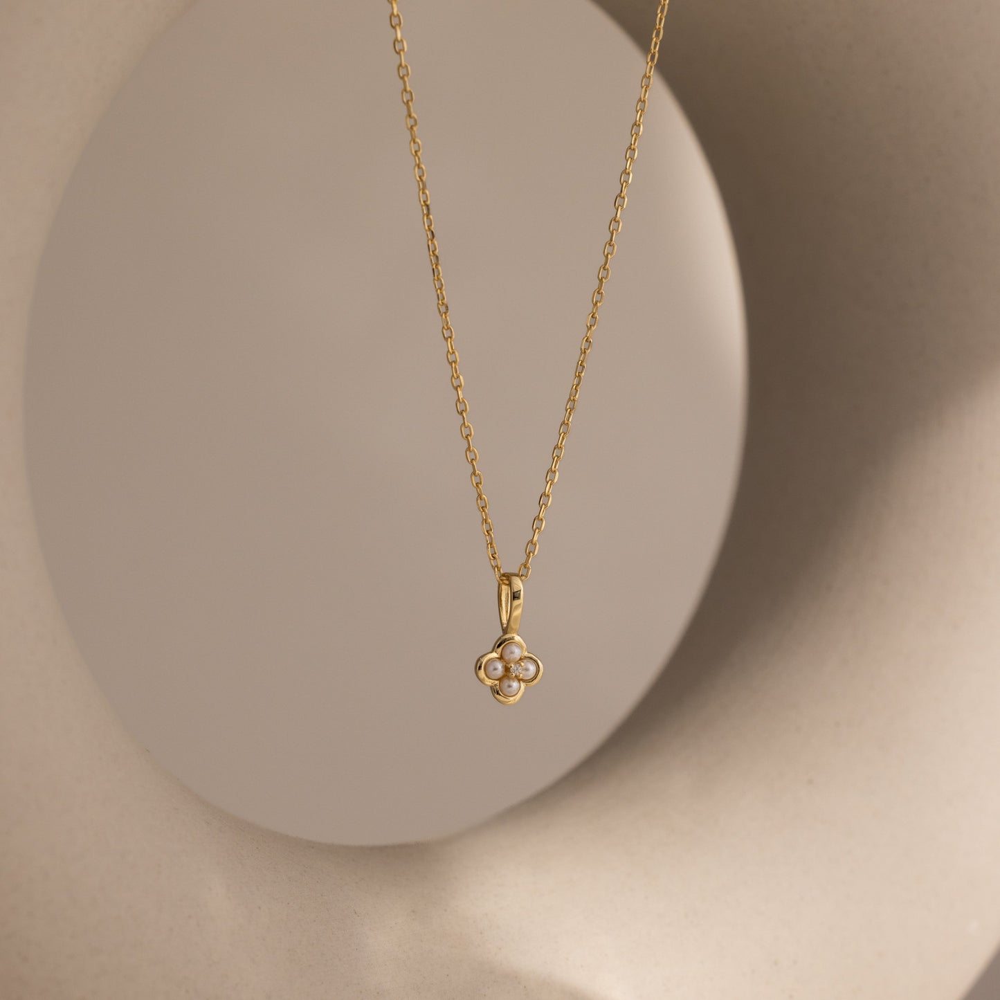 Rounded Pearl Flower Necklace Margot