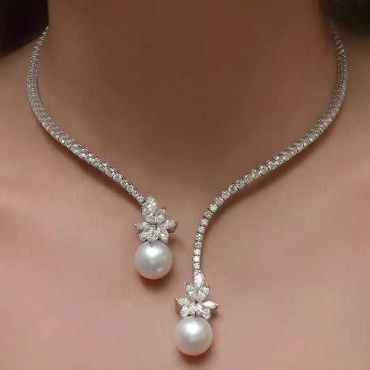 Shiny White Pearl Necklace Margot