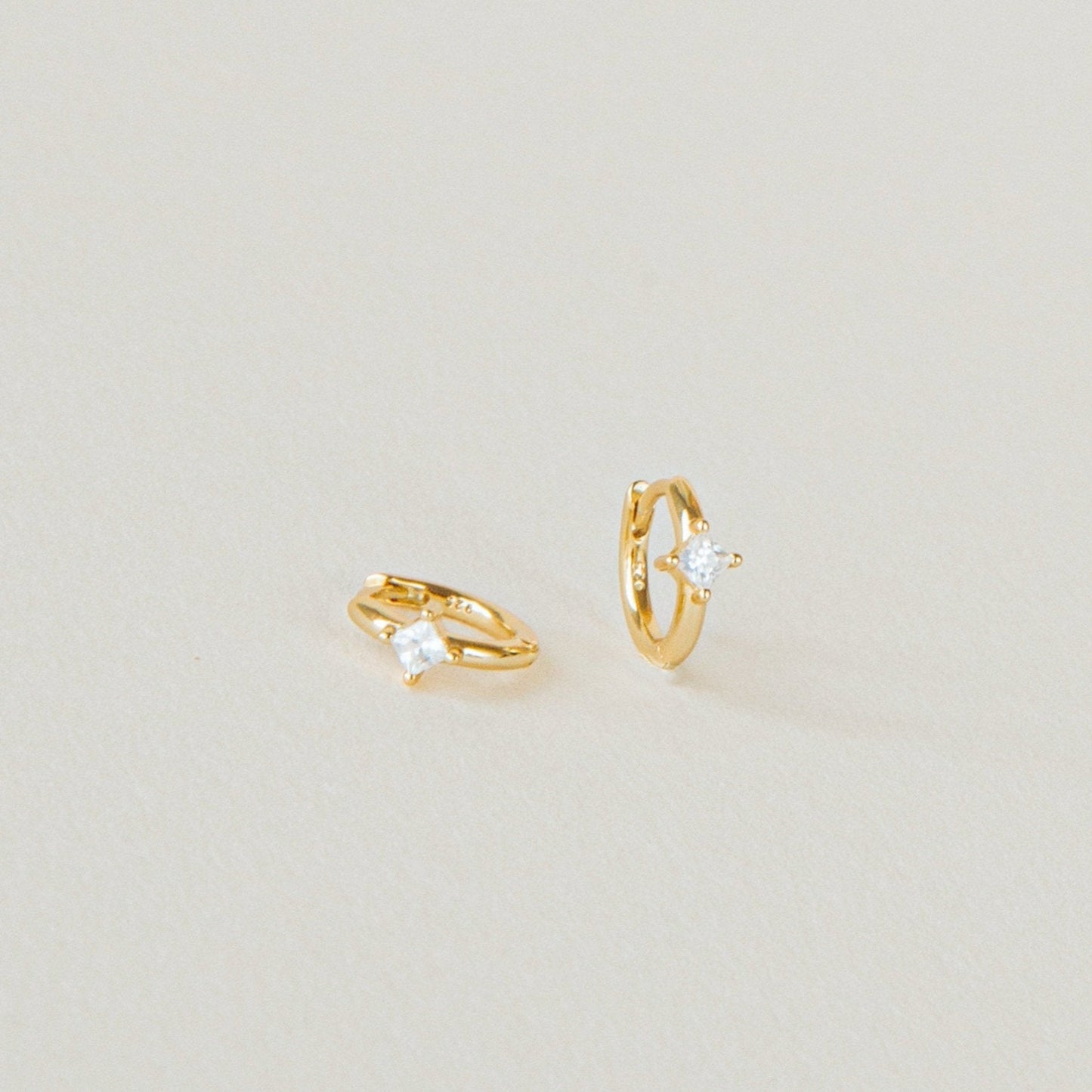 Simple Huggies Earrings Margot