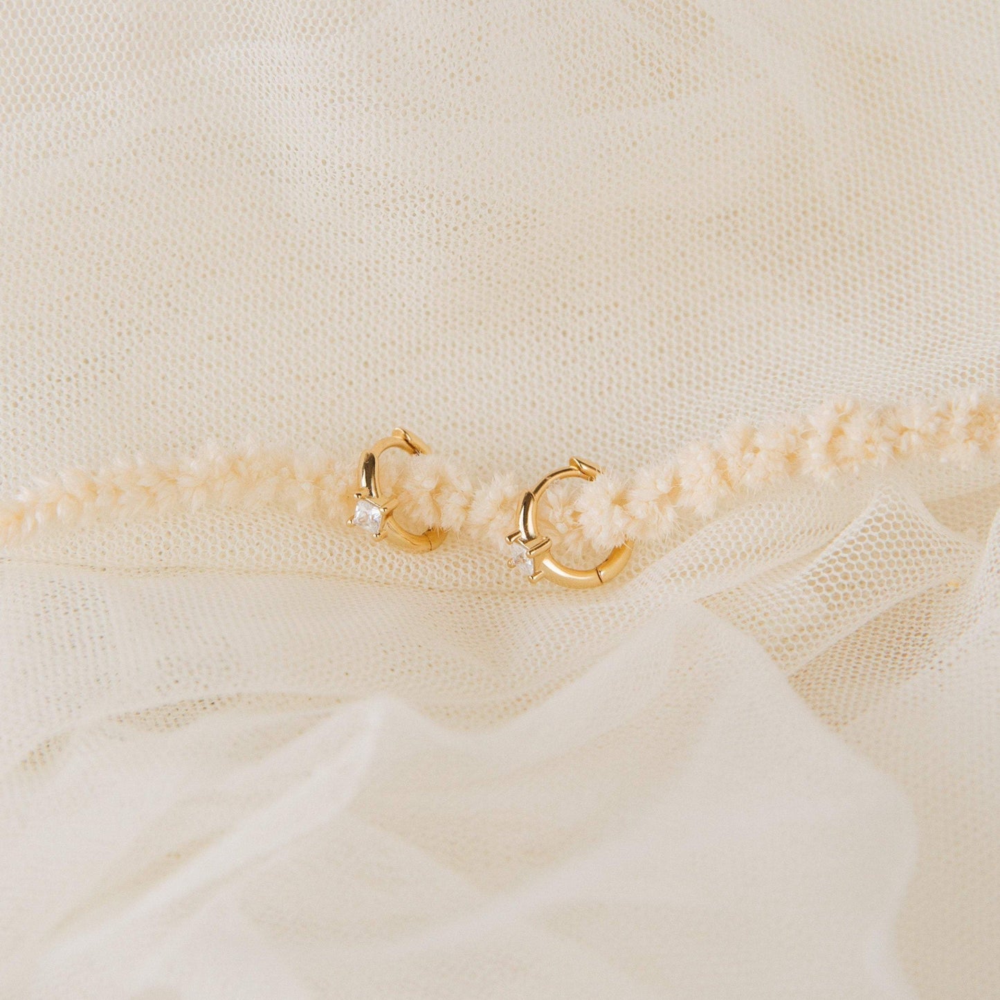 Simple Huggies Earrings Margot