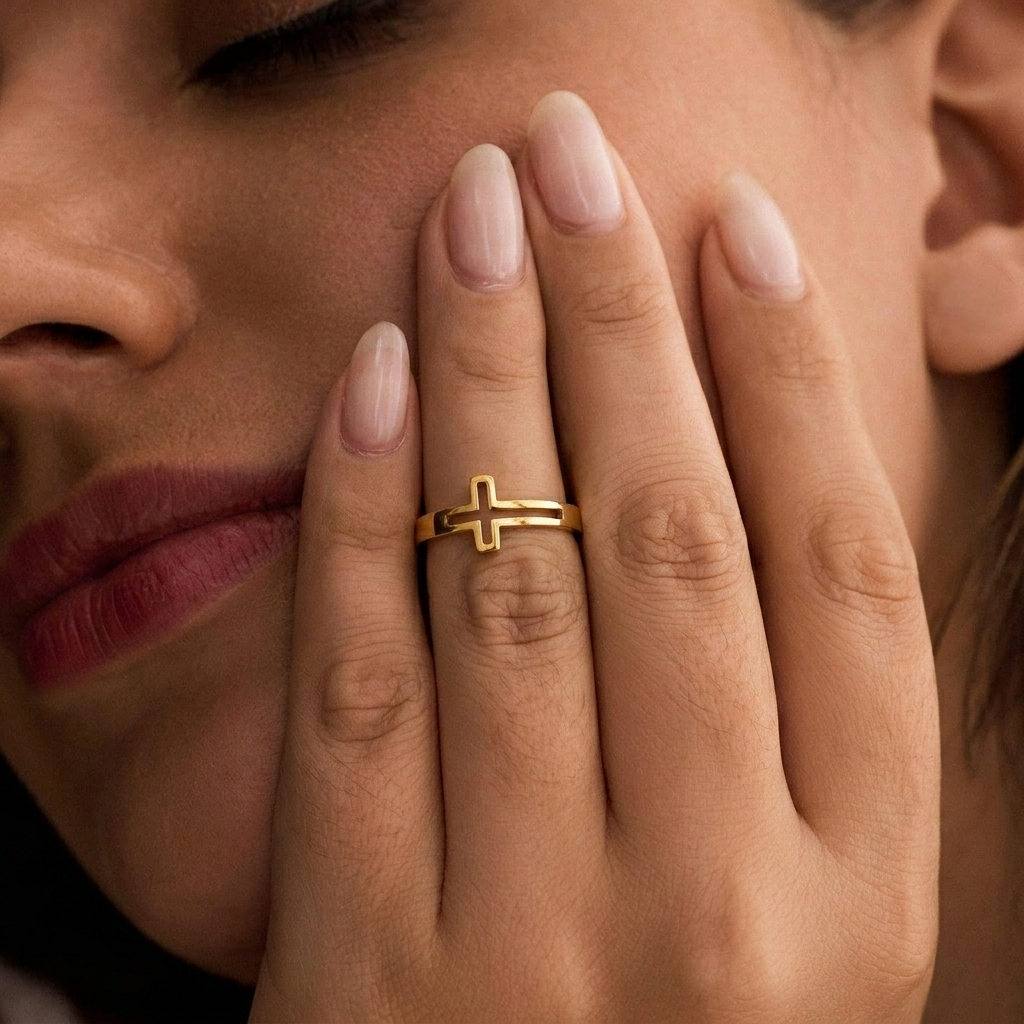 Slim Gold Cross Ring Margot