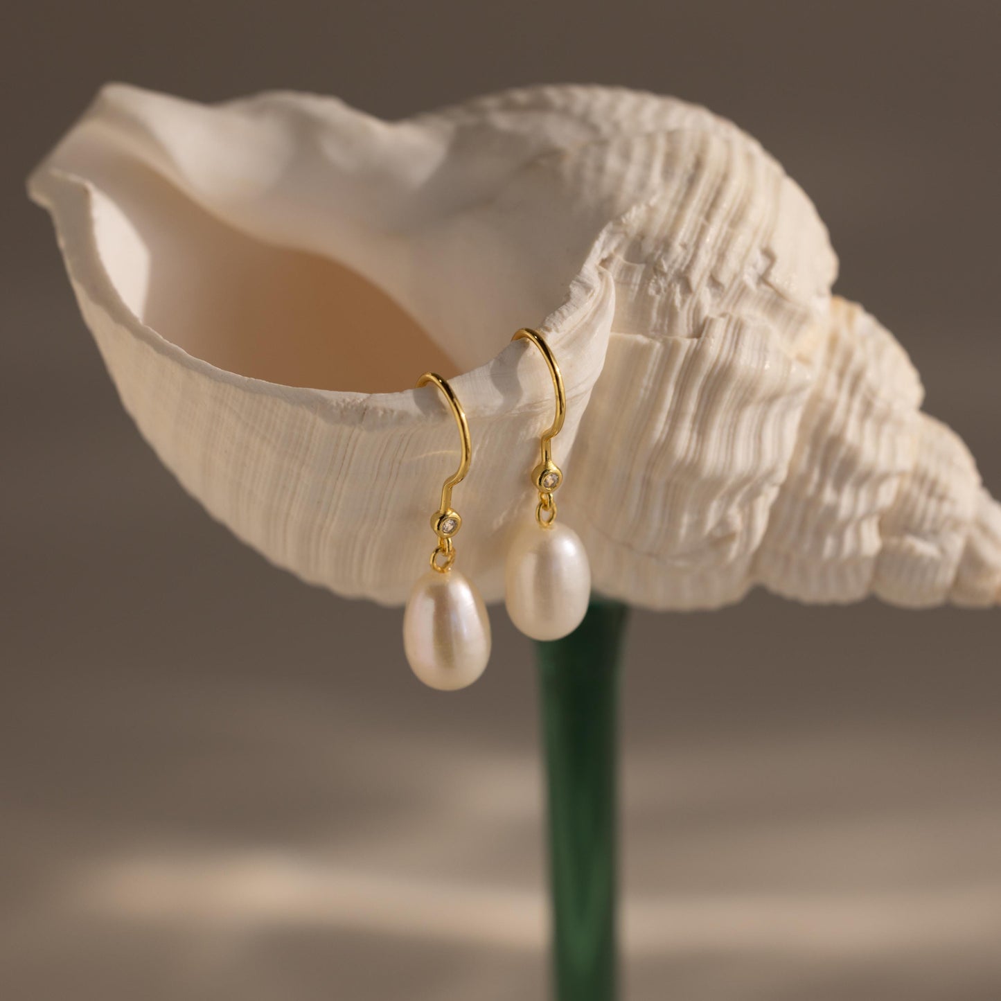 Threader Pearl Earrings Margot